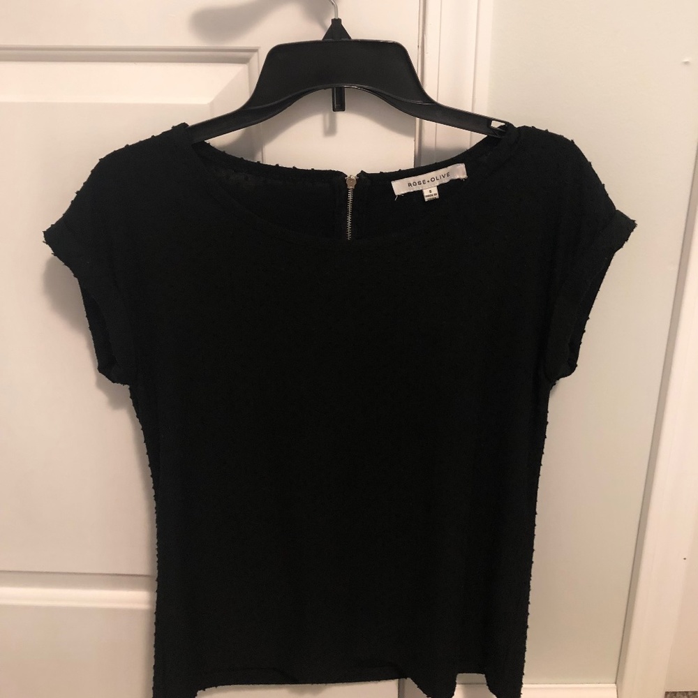 Black Short Sleeve Top Size S by Rose+Olive